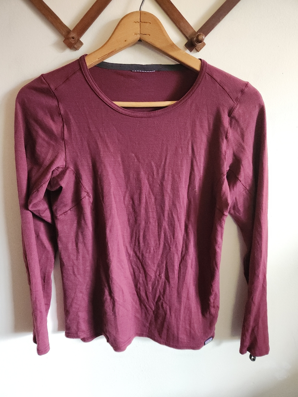 Patagonia Wool Capalene  Base Layer Long-Sleeve Crew Neck Top Burgundy Red Small
